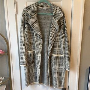 Elegant Checkered Open Front Cardigan